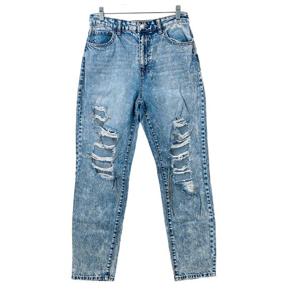 Forever 21 Womens Jeans Size 28 Blue Light Wash Distressed Ripped Metal Accents. - Picture 1 of 9